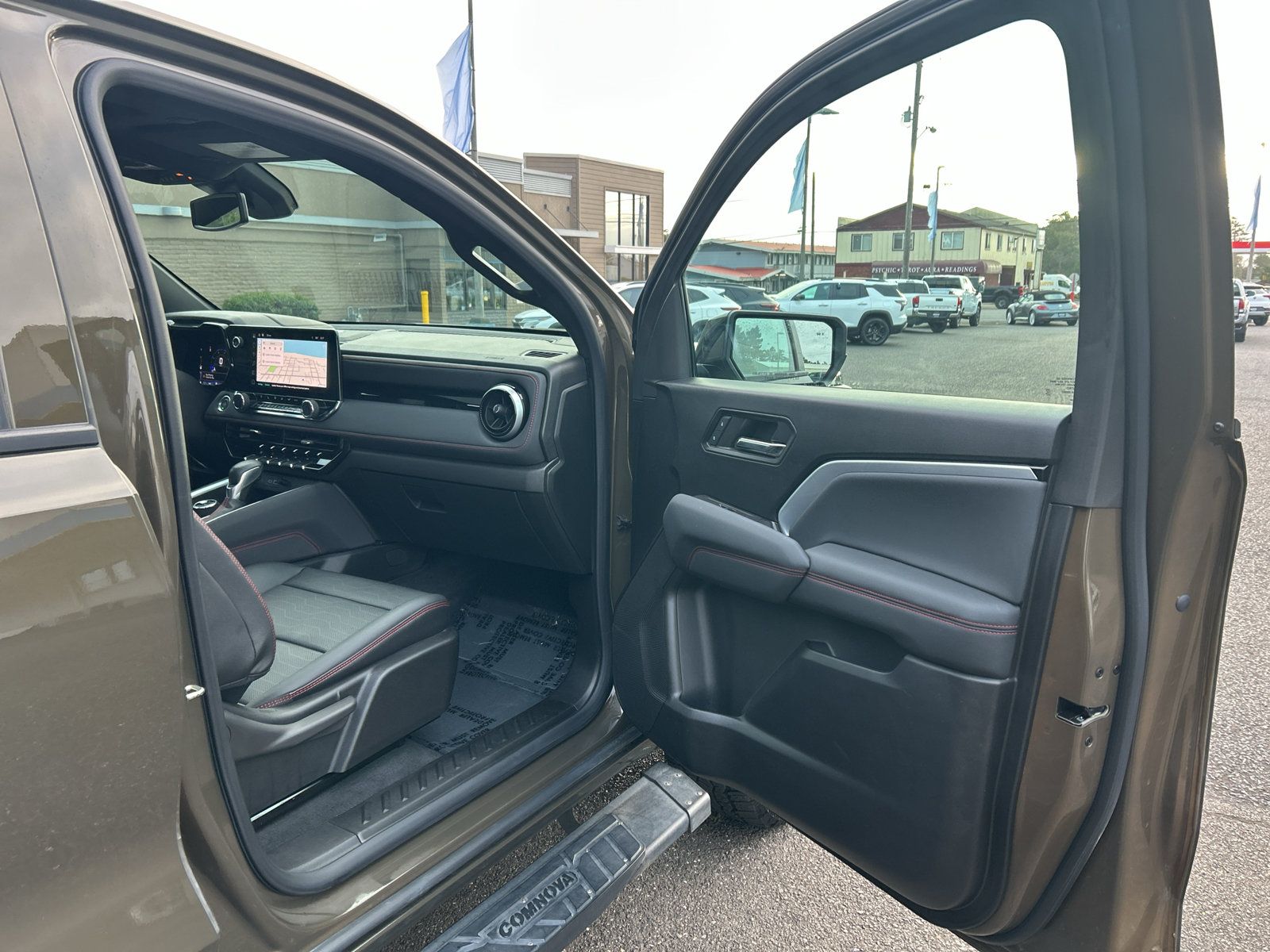 Used 2023 Chevrolet Colorado Z71 w/ Z71 Convenience Package 2 AWD/4WD image 30