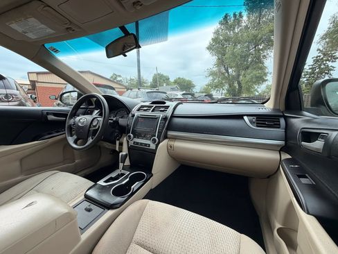 Used 2014 Toyota Camry LE FWD image 28