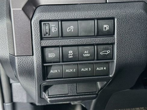 Used 2025 Toyota 4Runner TRD Off-Road Premium AWD/4WD image 11