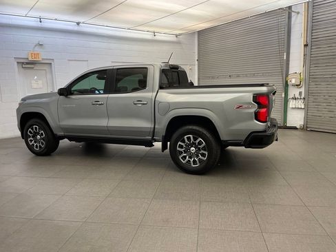 Used 2023 Chevrolet Colorado Z71 w/ Z71 Convenience Package 2 AWD/4WD image 9