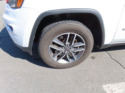 Used 2021 Jeep Grand Cherokee Limited w/ Luxury Group II image 11