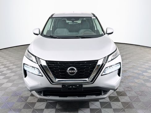 Used 2022 Nissan Rogue SV FWD image 2