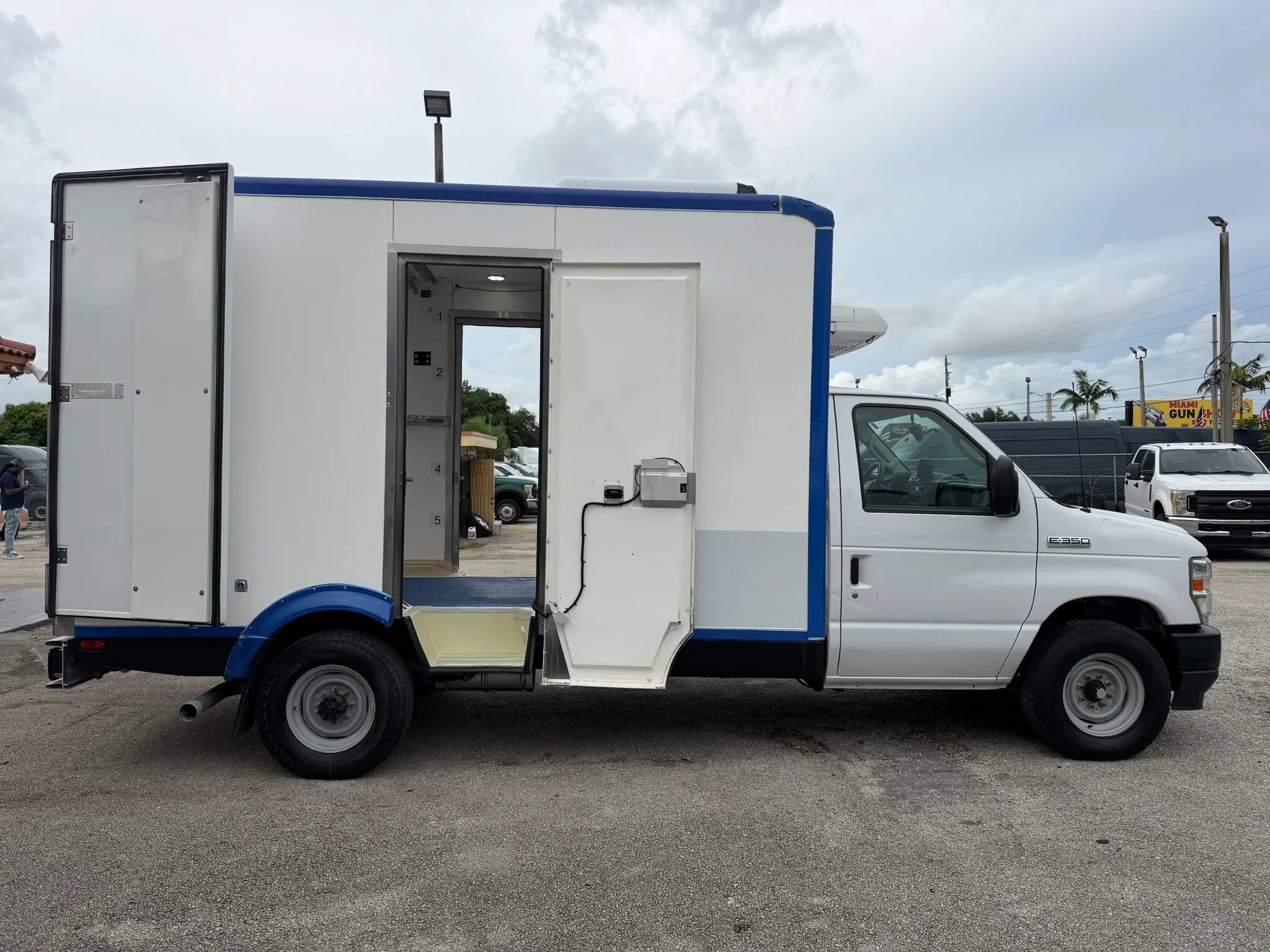 Used 2023 Ford E-350 and Econoline 350 Super Duty w/ Power Windows & Locks Group RWD image 10