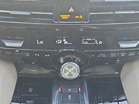 Used 2024 Acura MDX SH-AWD image 17