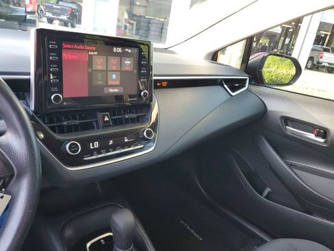Used 2021 Toyota Corolla LE FWD image 26