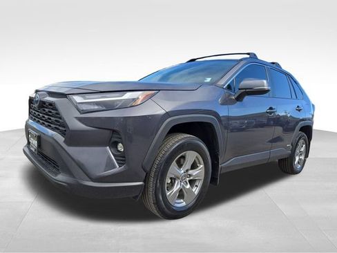 Used 2024 Toyota RAV4 XLE AWD/4WD image 5