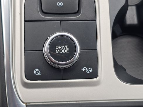 Used 2023 Ford Explorer XLT w/ Equipment Group 202A AWD/4WD image 12