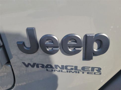 Used 2022 Jeep Wrangler Unlimited Sport AWD/4WD image 7
