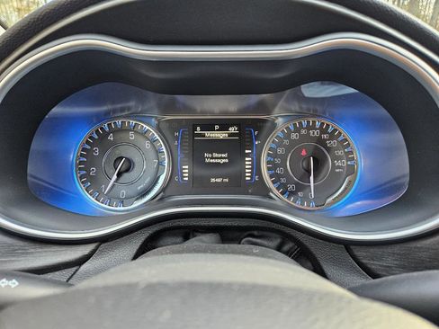 Used 2015 Chrysler 200 Limited image 13