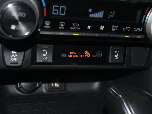 Certified 2024 Toyota RAV4 SE w/ Convenience Package AWD/4WD image 19