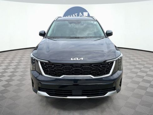 Certified 2025 Kia Sorento S AWD/4WD image 2