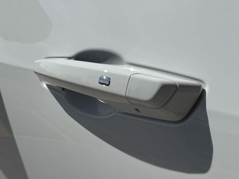 New 2026 Chevrolet Equinox LT w/ Convenience Package II image 8