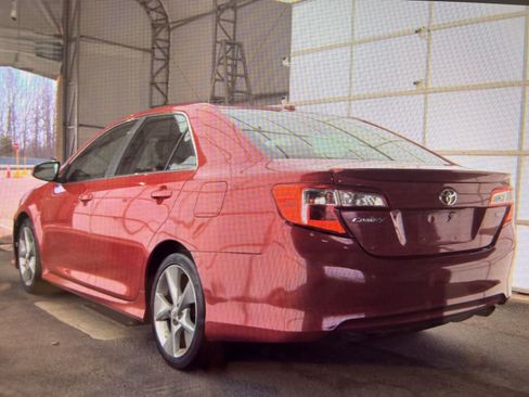 Used 2012 Toyota Camry SE FWD image 15