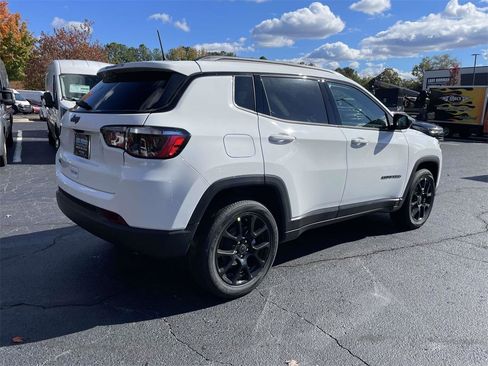 New 2026 Jeep Compass Altitude image 9