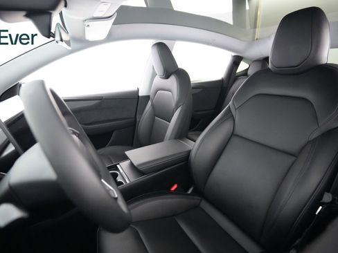 Used 2026 Tesla Model Y Long Range AWD/4WD image 4
