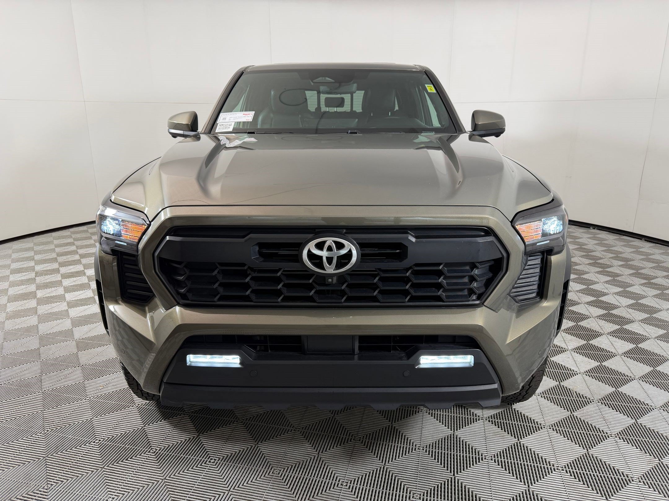 Used 2024 Toyota Tacoma TRD Off-Road w/ TRD Off Road Premium Package AWD/4WD image 6