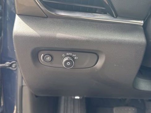 Used 2023 Chevrolet Traverse LT w/ Rear Camera Mirror Package AWD/4WD image 15
