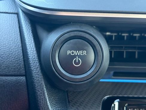 Used 2025 Toyota Prius XLE FWD image 23