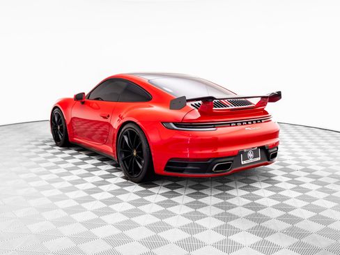 Used 2022 Porsche 911 Carrera image 3