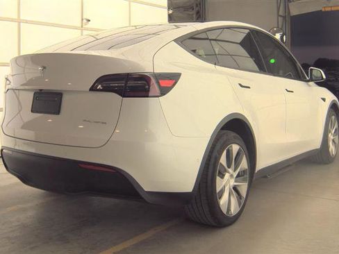 Used 2020 Tesla Model Y Long Range AWD/4WD image 9