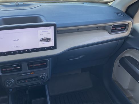 Used 2025 Ford Maverick Lariat AWD/4WD image 14