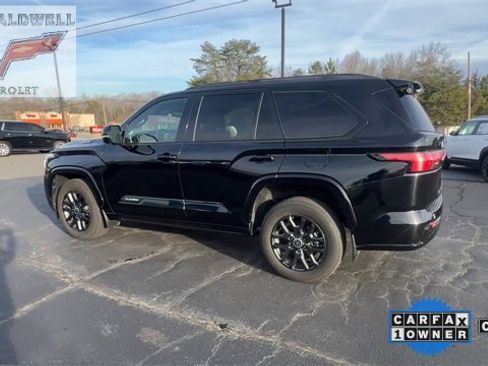 Used 2024 Toyota Sequoia image 6