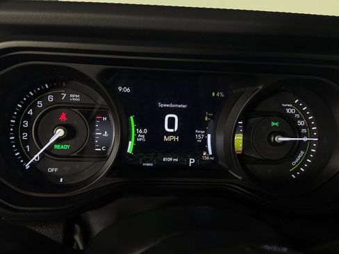 Used 2025 Jeep Wrangler Unlimited Sahara w/ Safety Group image 19