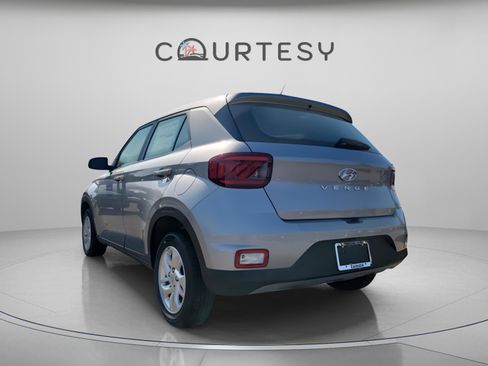 New 2026 Hyundai Venue SE image 3