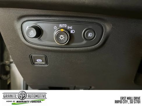 Used 2024 GMC Terrain SLT AWD/4WD image 31