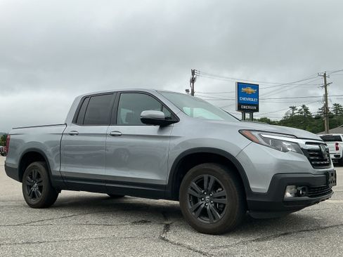 Used 2020 Honda Ridgeline Sport image 2