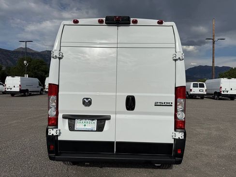 Used 2025 RAM ProMaster 2500 w/ Convenience Group FWD image 4