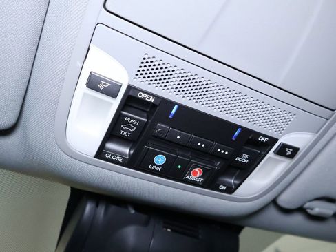 Used 2018 Acura MDX w/ Technology & Entertainment AWD/4WD image 33