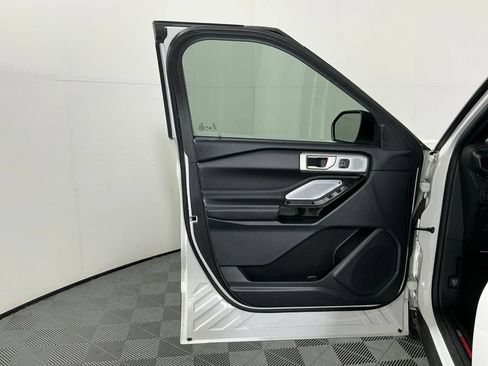 Used 2023 Ford Explorer ST w/ Equipment Group 401A AWD/4WD image 18