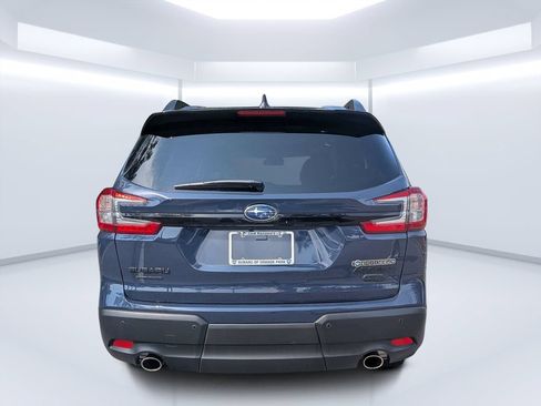 Certified 2025 Subaru Ascent Bronze Edition AWD/4WD image 4
