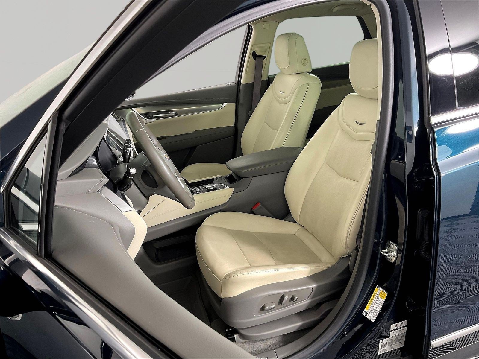 Used 2024 Cadillac XT5 Premium Luxury w/ LPO, Floor Liner Package AWD/4WD image 21