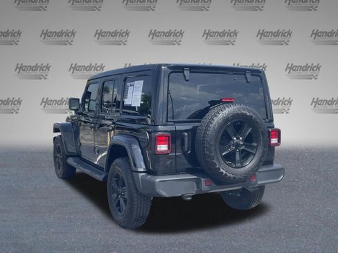 Used 2022 Jeep Wrangler Unlimited Sahara AWD/4WD image 8