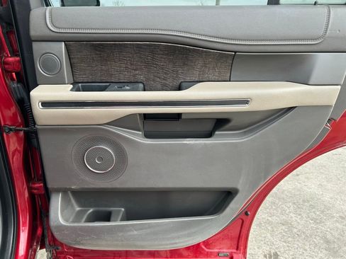 Used 2019 Ford Expedition Limited w/ Texas Edition Package image 31