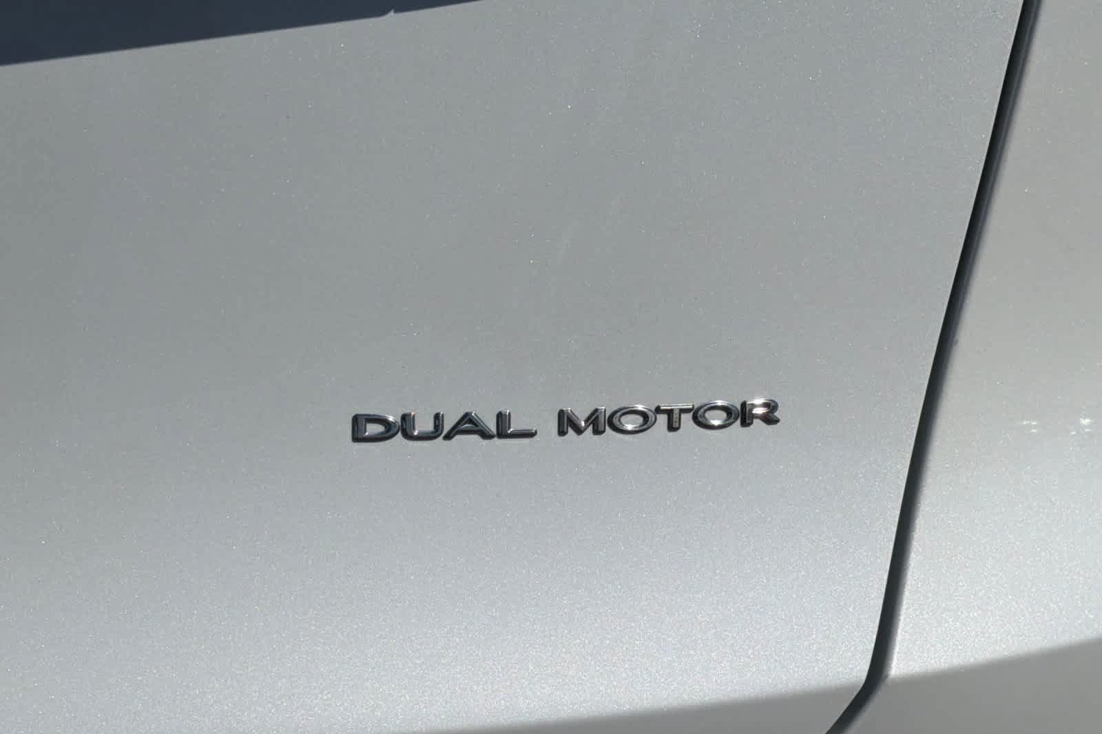 Used 2023 Tesla Model Y AWD image 30