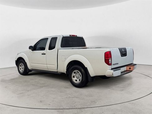 Used 2018 Nissan Frontier S image 3