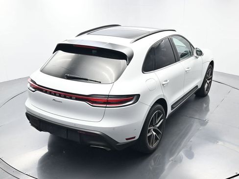 Certified 2023 Porsche Macan AWD/4WD image 34