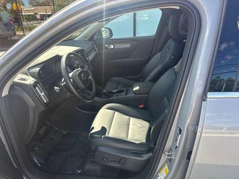 Used 2025 Volvo XC40 B5 Core AWD/4WD image 20