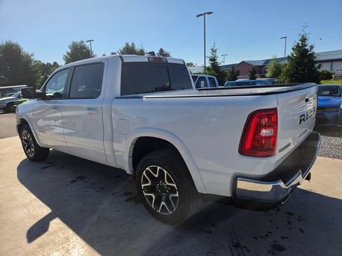 Used 2025 RAM 1500 Laramie AWD/4WD image 15
