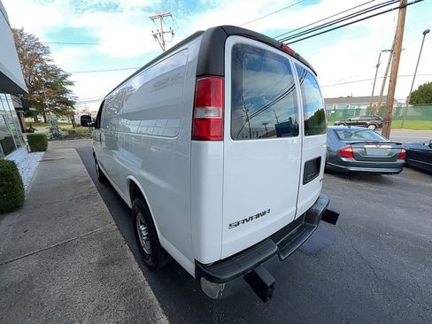 Used 2017 GMC Savana 2500 image 4