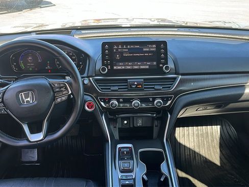 Used 2018 Honda Accord Touring image 38