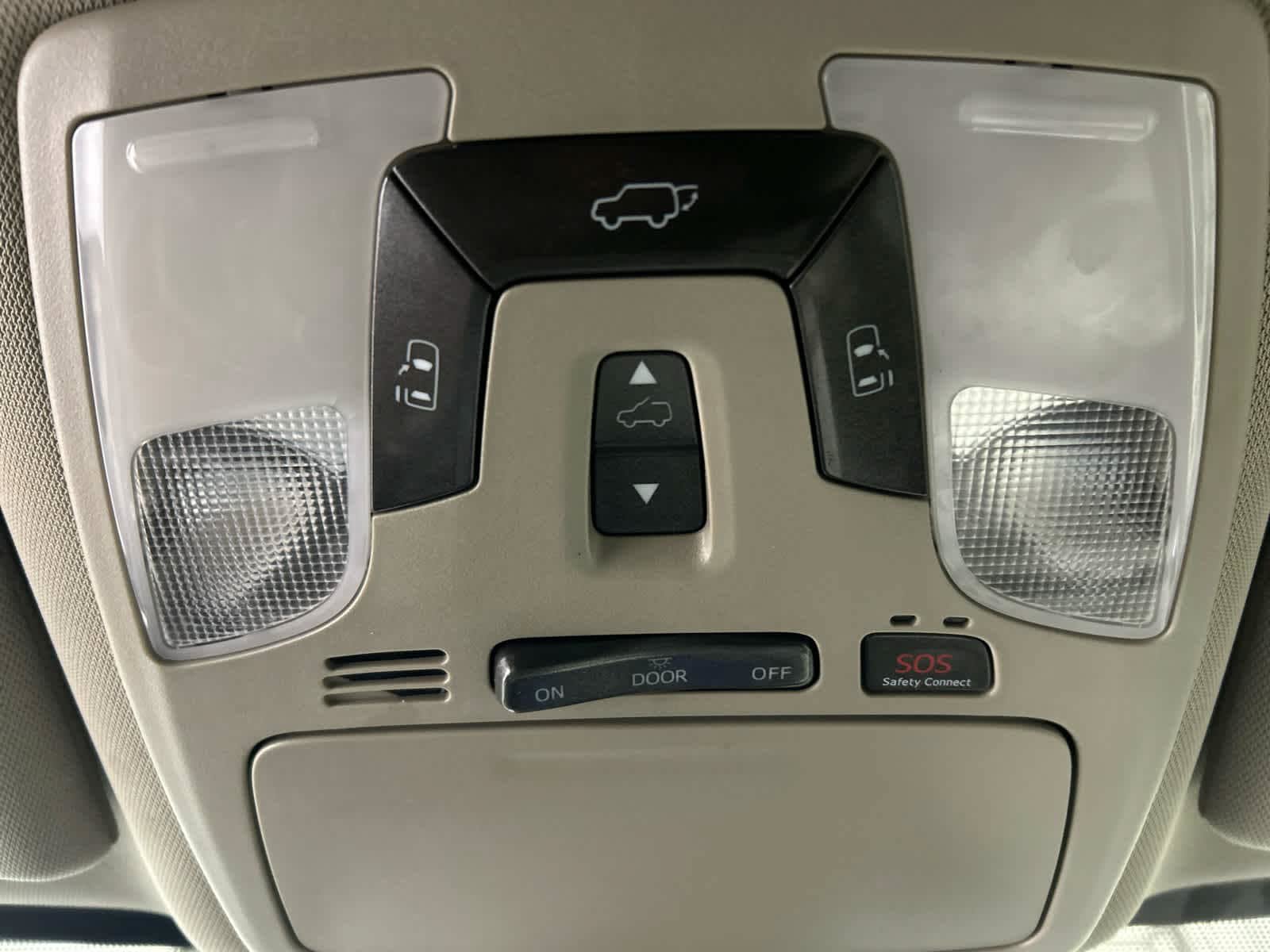 Used 2018 Toyota Sienna XLE w/ XLE Navigation Package FWD image 8