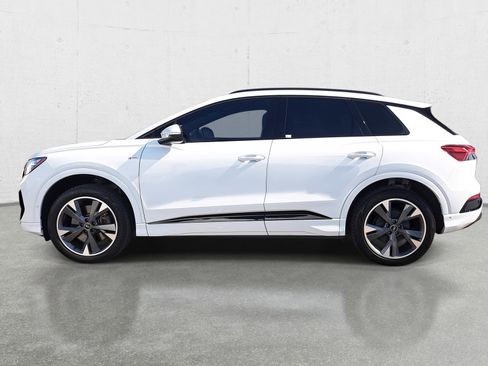 Used 2024 Audi Q4 e-tron Premium Plus image 8