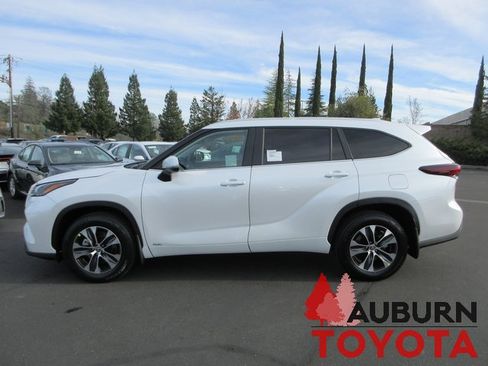 New 2026 Toyota Highlander XLE image 7