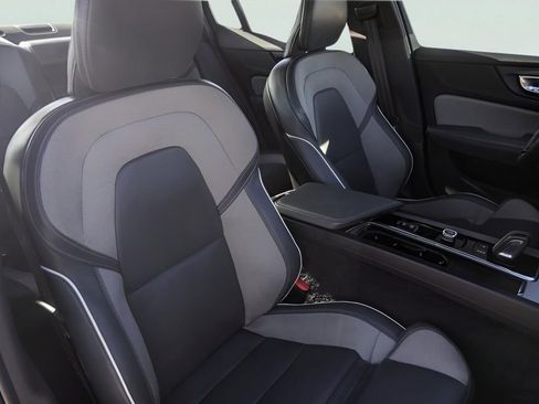 Used 2022 Volvo S60 B5 R-Design w/ Climate Package image 34