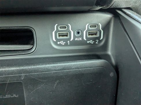 Used 2020 RAM 3500 Laramie image 24