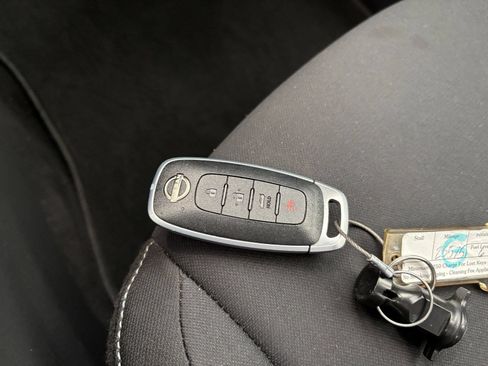 Used 2025 Nissan Sentra SV FWD image 21